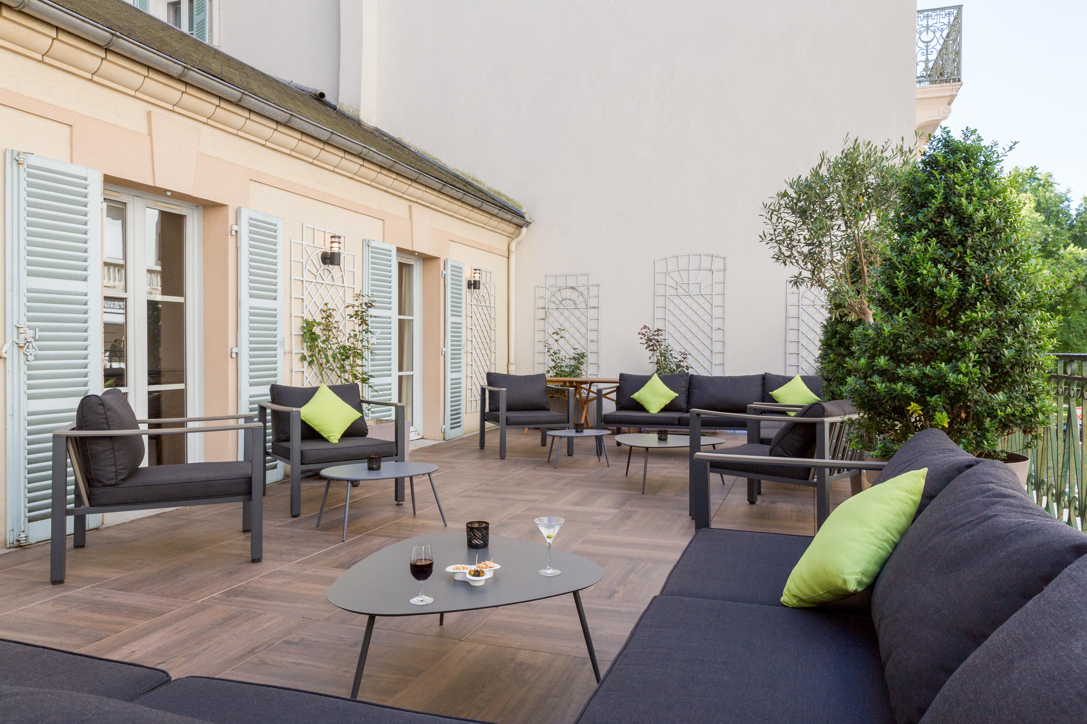 Hotel Les Nations The Originals Boutique Vichy Exteriör bild