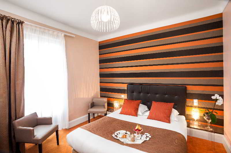 Hotel Les Nations The Originals Boutique Vichy Exteriör bild